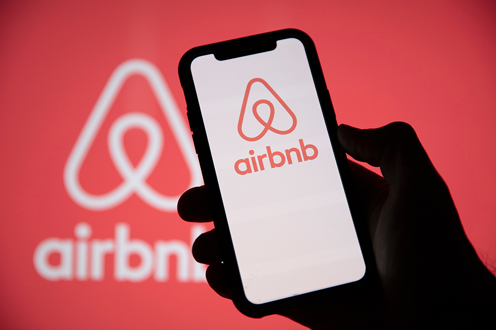 What Houston Area Homeowners Should Know About Short-Term Rentals in HOA Communities