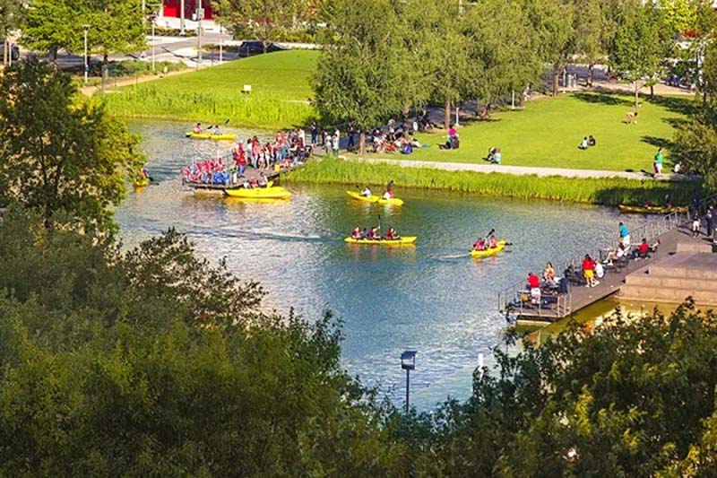 Kayaking in Kinder Lake at Discovery Green