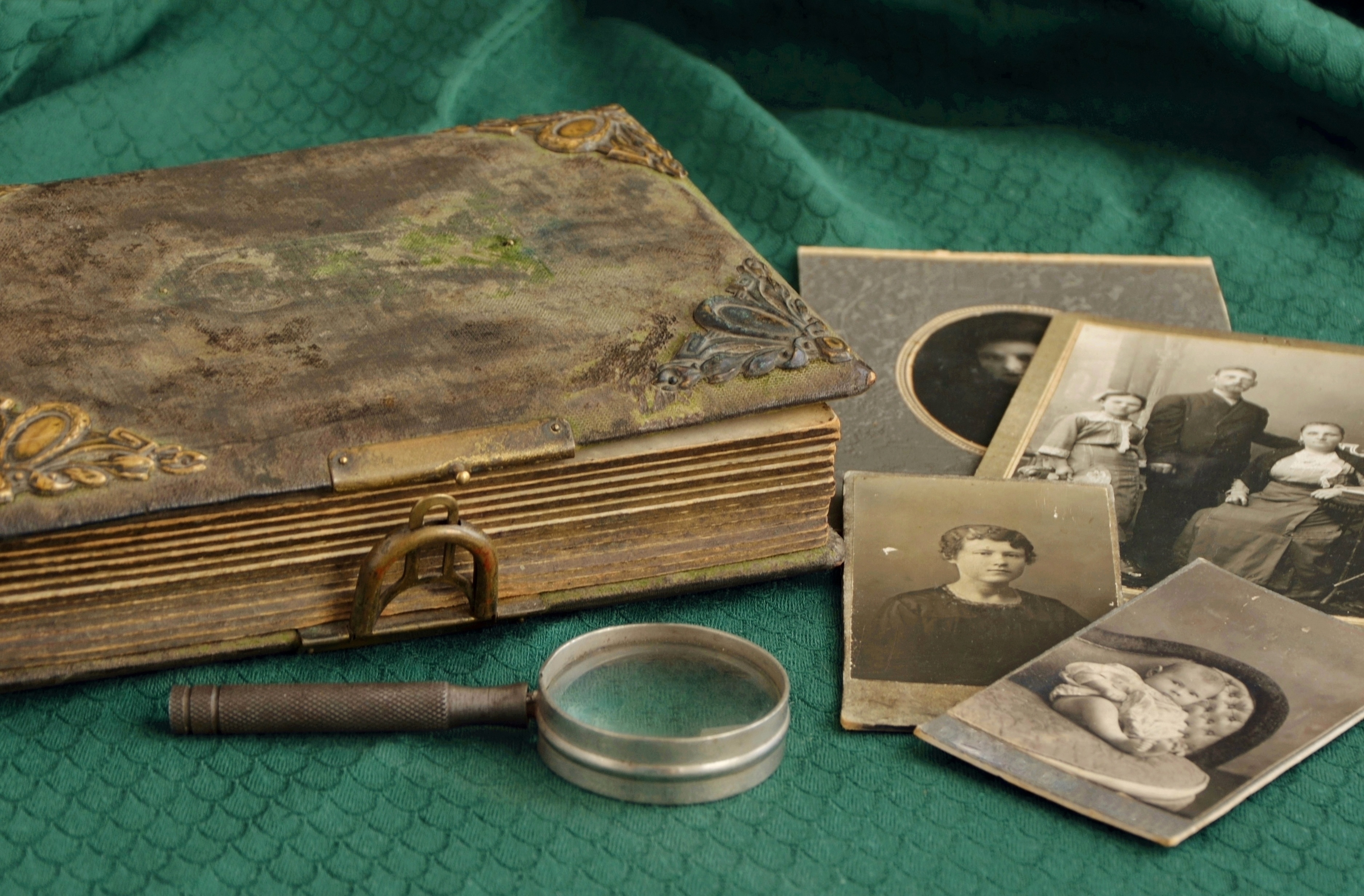 Learn About Online Sources for Tracing Family Histories at Library Program