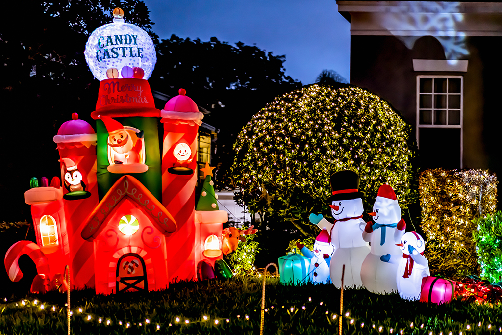 Westheimer Lakes Holiday Yard Decorating Contest