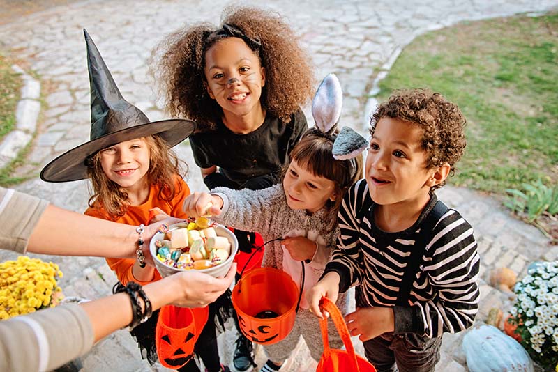 Avoid a Food Allergy Scare on Halloween