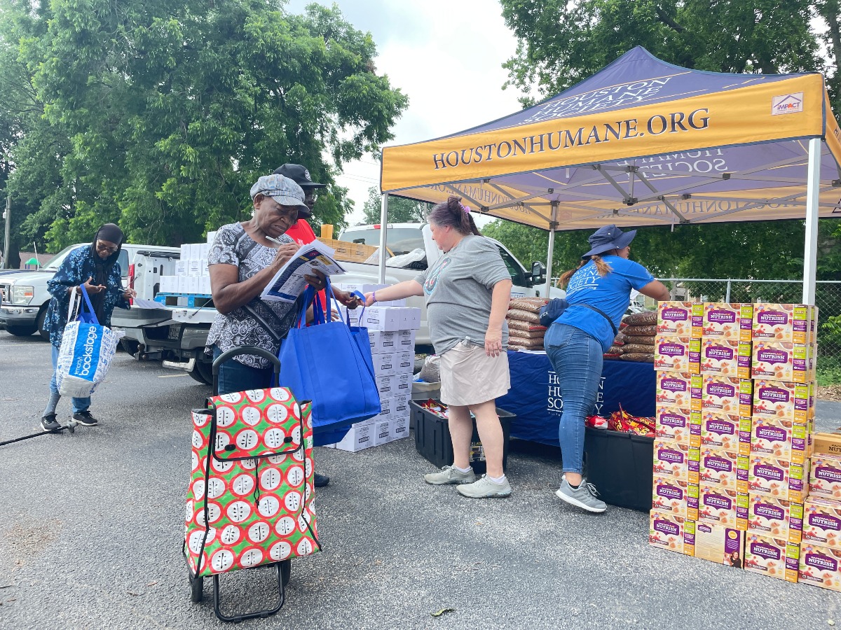 Houston Humane Society Hosts Pet Resources Distribution Events to Aid Hurricane Beryl Victims
