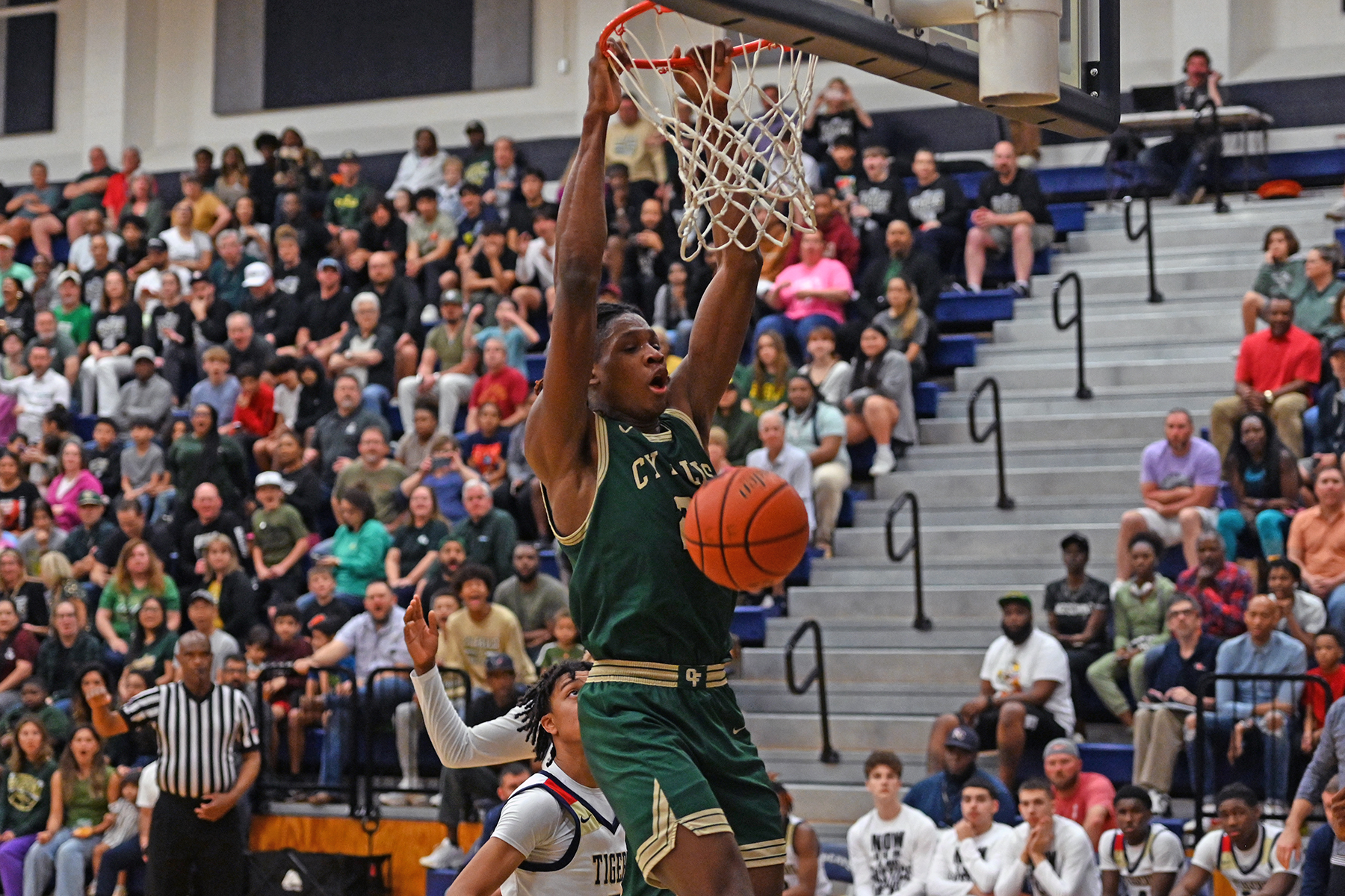 Cy-Falls Boys' Basketball Team Advances to Region II-6A TournamentÂ 