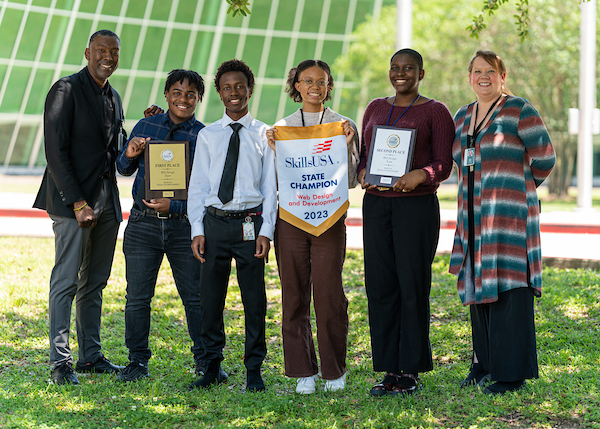 Wunsche HS Coding Club Takes Top Two Spots at State Level