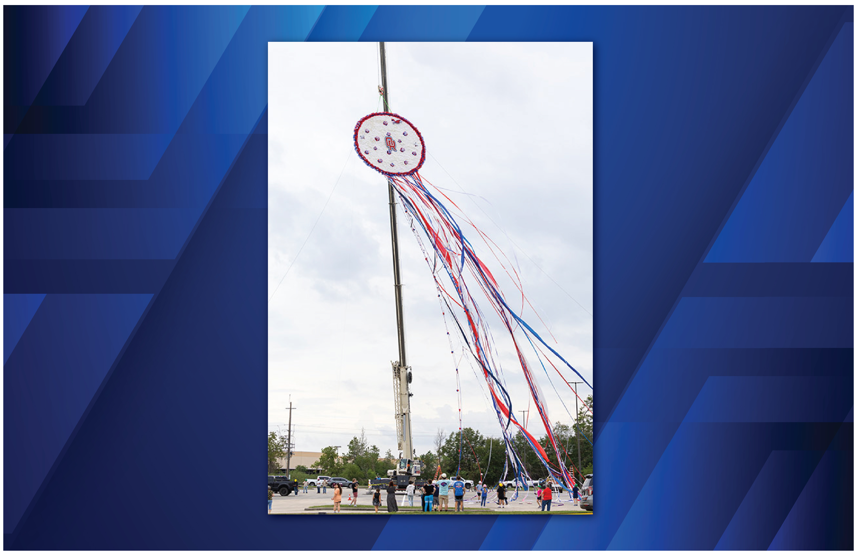 Oak Ridge HS Looks to Break Record for Largest Homecoming Mum