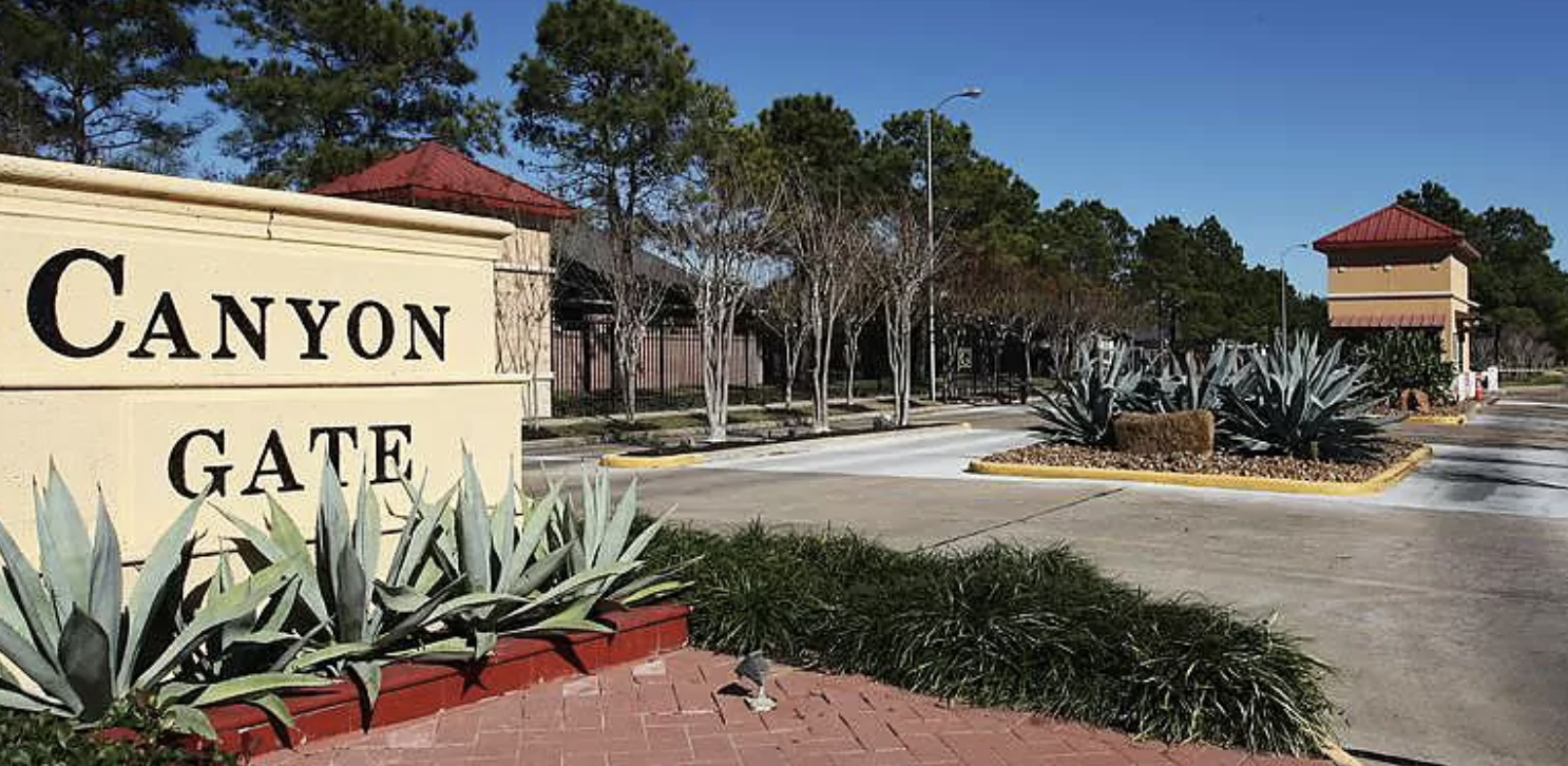 Canyon Gate Entry Gate & Guardhouse