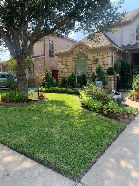 September Yard of the Month